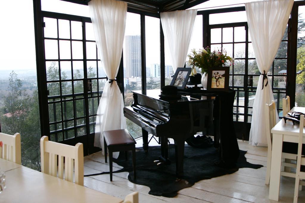 Zietsies Guest House Johannesburg Bagian luar foto